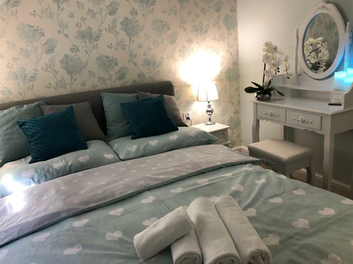 Family & Business Elegant Apartments Ul Warszawska - 2 Bedroom, Balcony, Parking 凯尔采 外观 照片