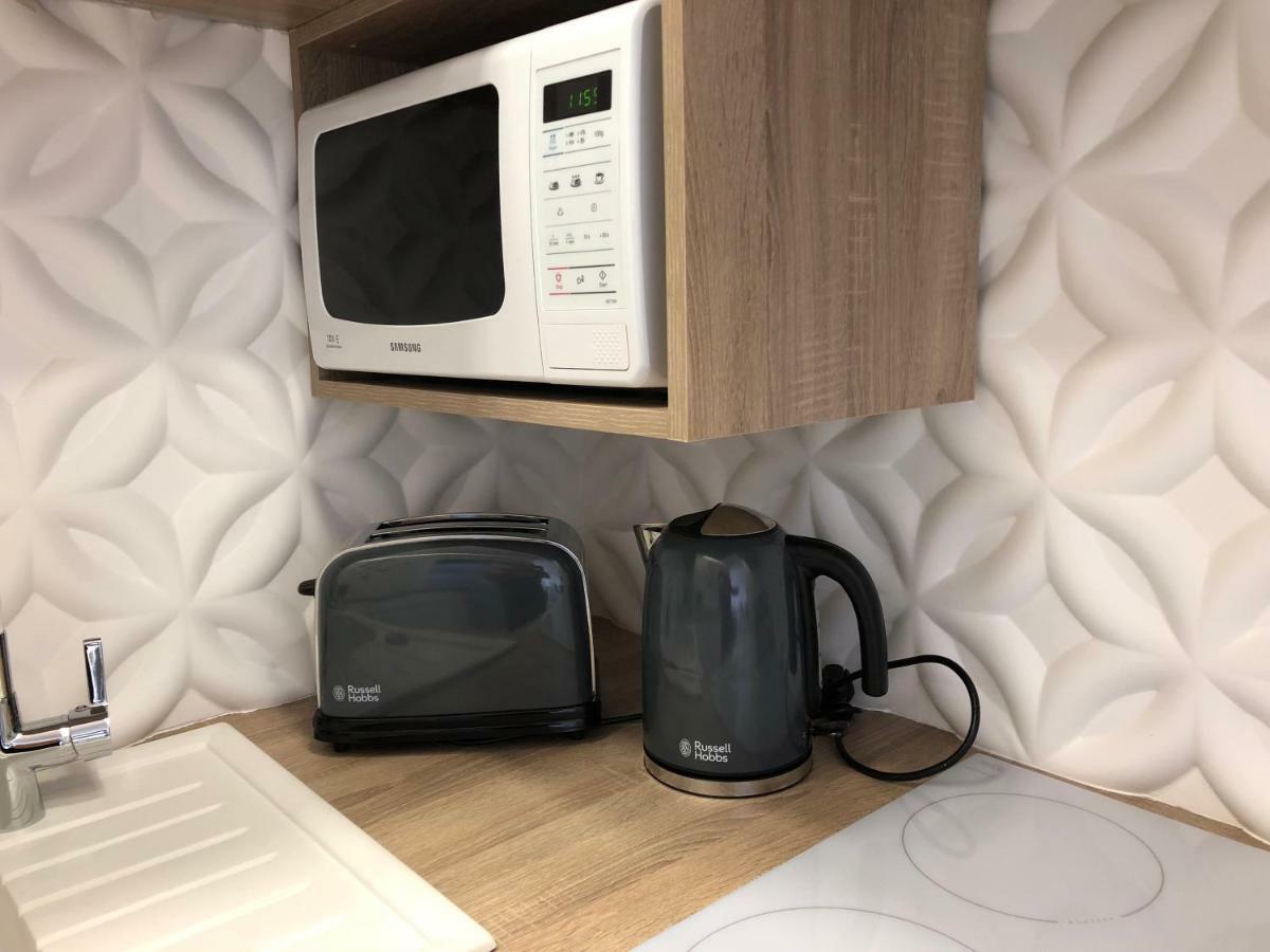 Family & Business Elegant Apartments Ul Warszawska - 2 Bedroom, Balcony, Parking 凯尔采 外观 照片
