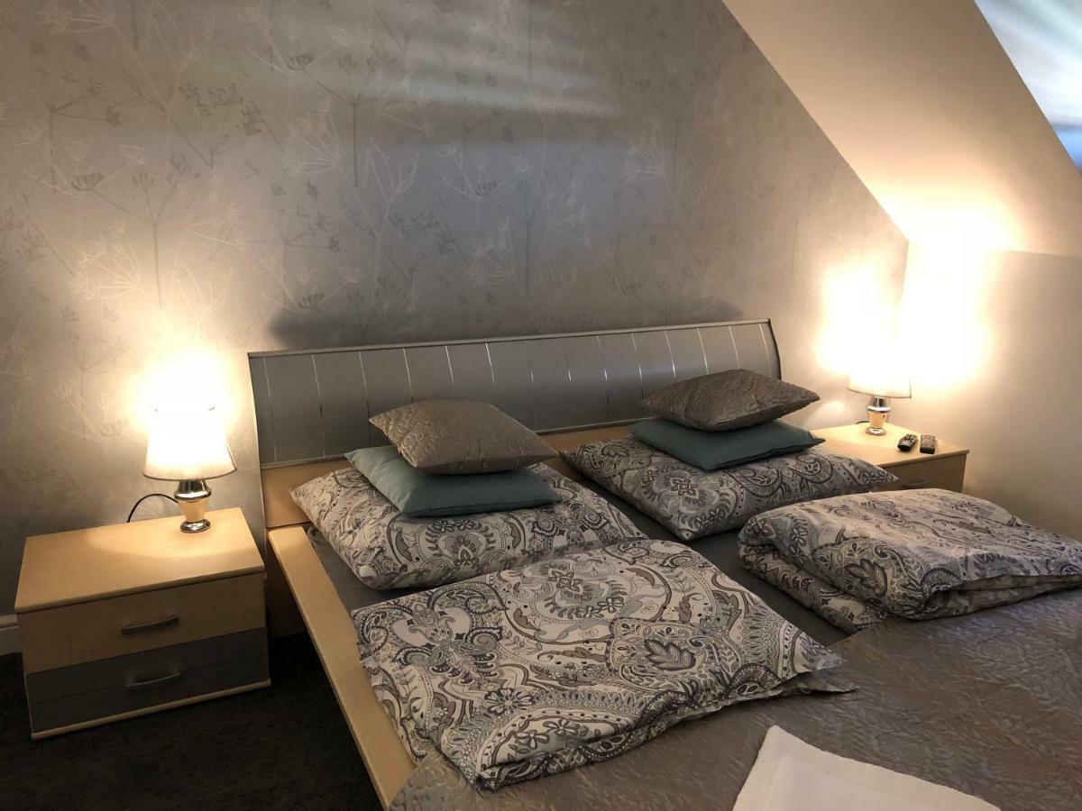 Family & Business Elegant Apartments Ul Warszawska - 2 Bedroom, Balcony, Parking 凯尔采 外观 照片