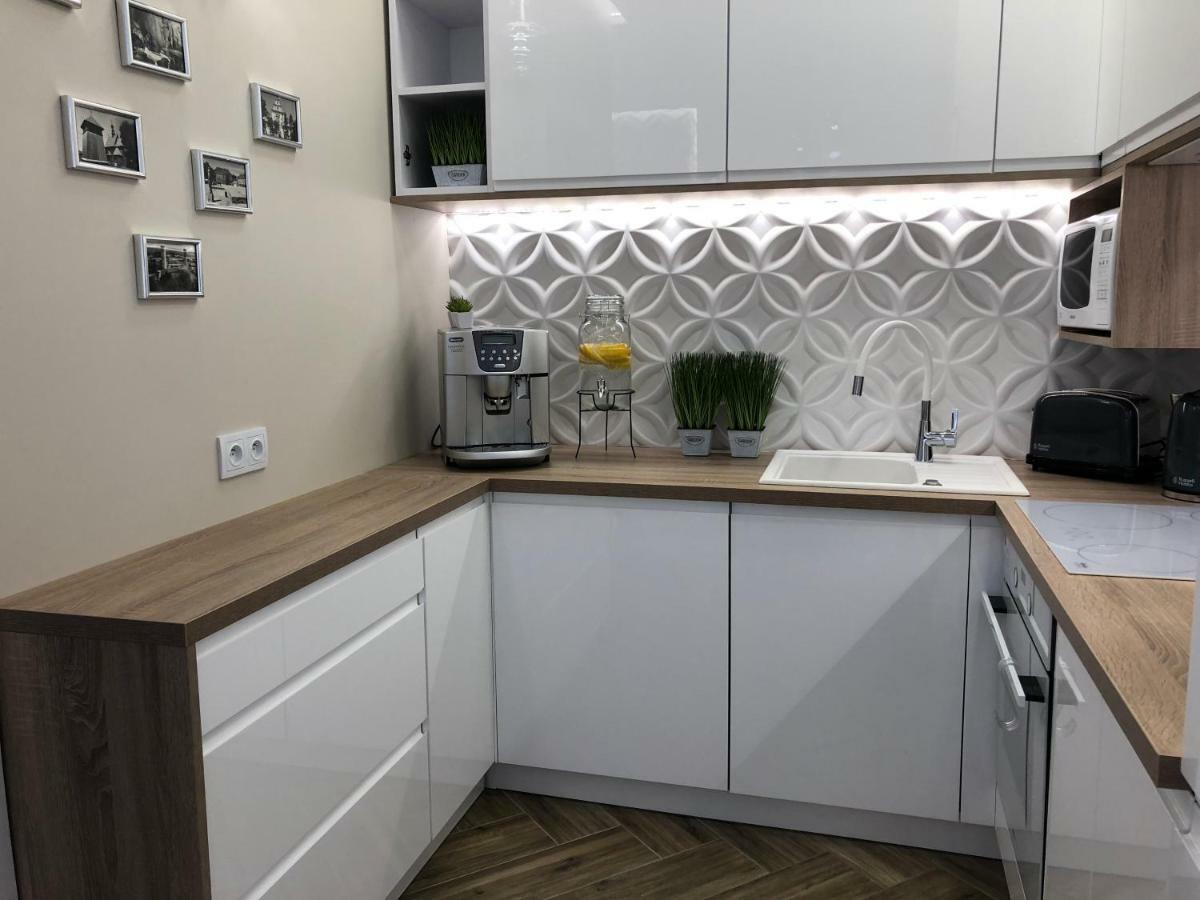 Family & Business Elegant Apartments Ul Warszawska - 2 Bedroom, Balcony, Parking 凯尔采 外观 照片