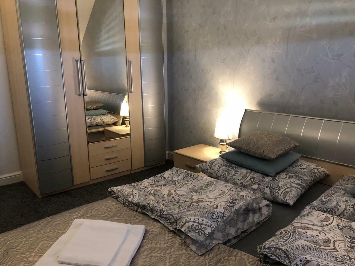 Family & Business Elegant Apartments Ul Warszawska - 2 Bedroom, Balcony, Parking 凯尔采 外观 照片