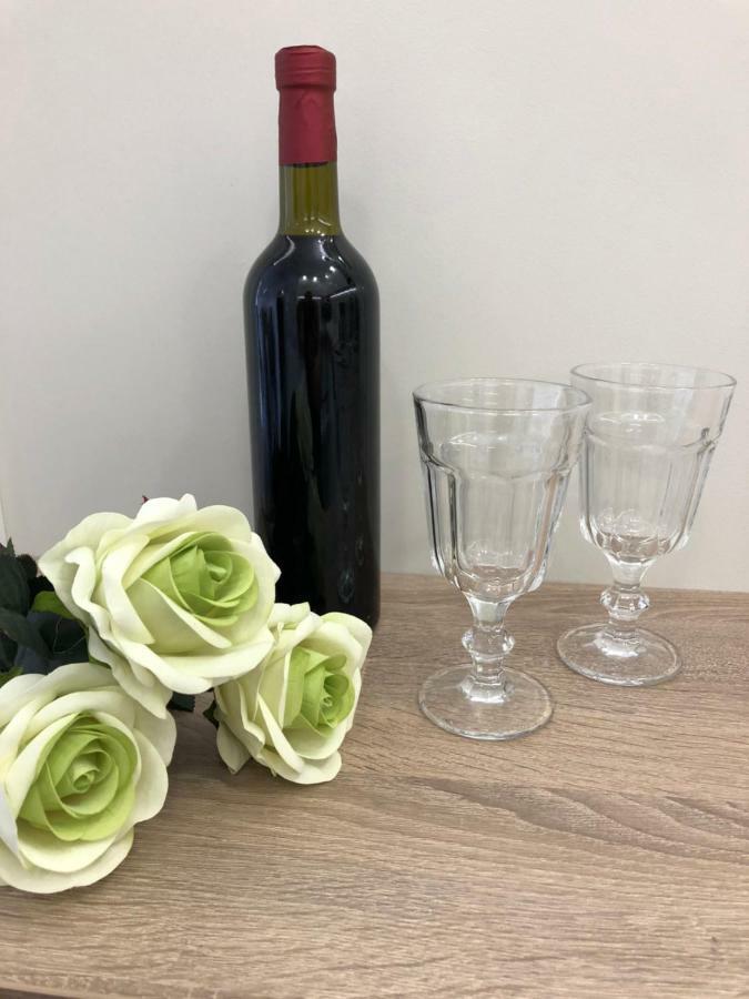 Family & Business Elegant Apartments Ul Warszawska - 2 Bedroom, Balcony, Parking 凯尔采 外观 照片
