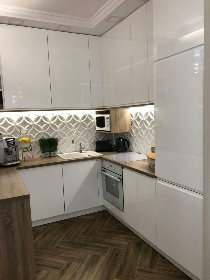 Family & Business Elegant Apartments Ul Warszawska - 2 Bedroom, Balcony, Parking 凯尔采 外观 照片